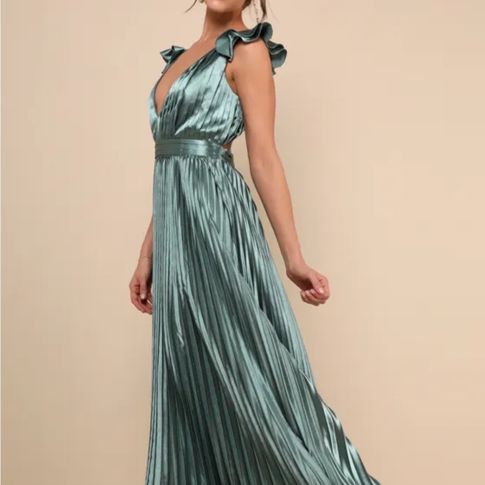 Lulu's Teal Ruffled V-Neck Wedding Dress